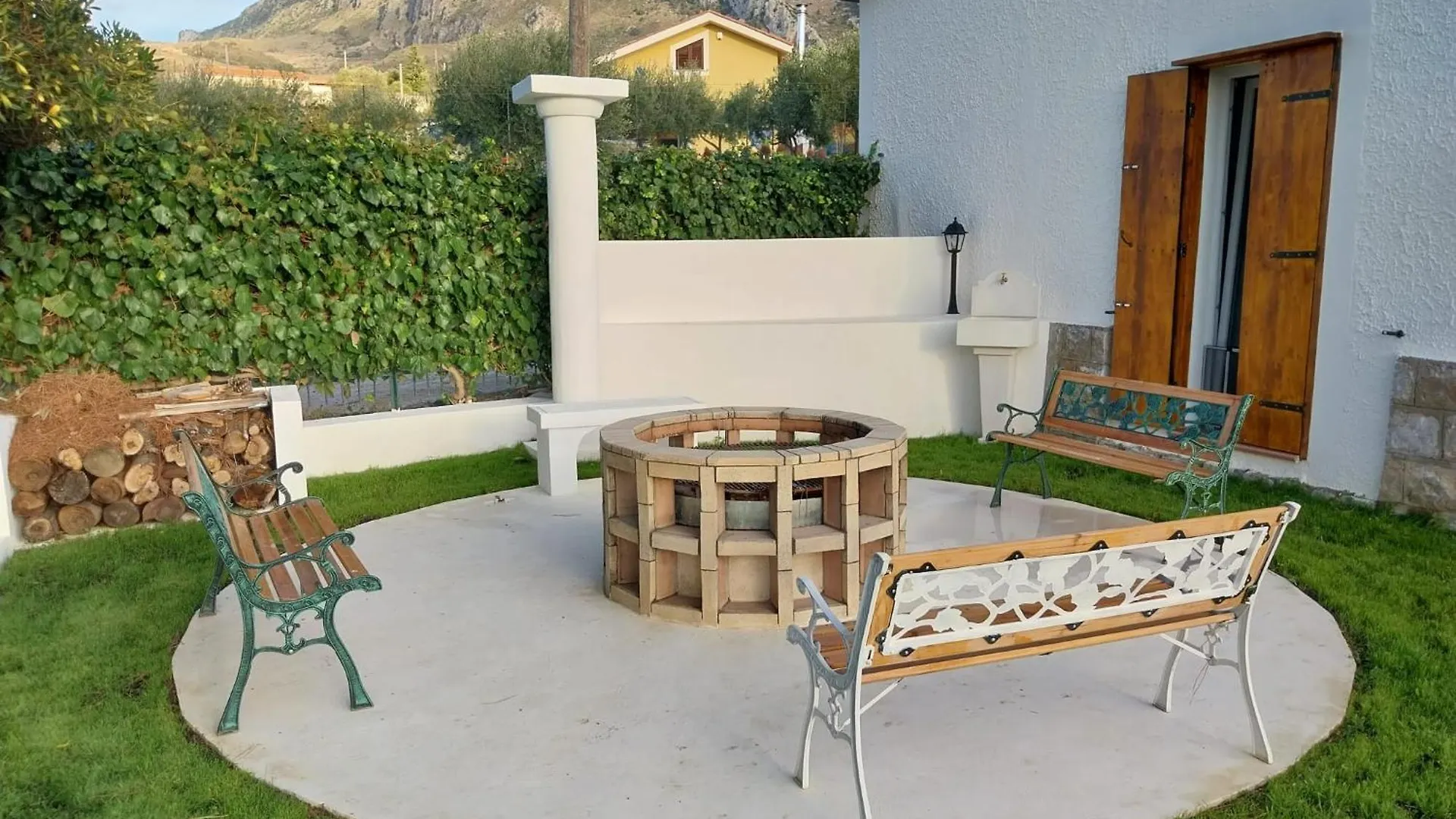 Casa Lachesi Caccamo 0*,