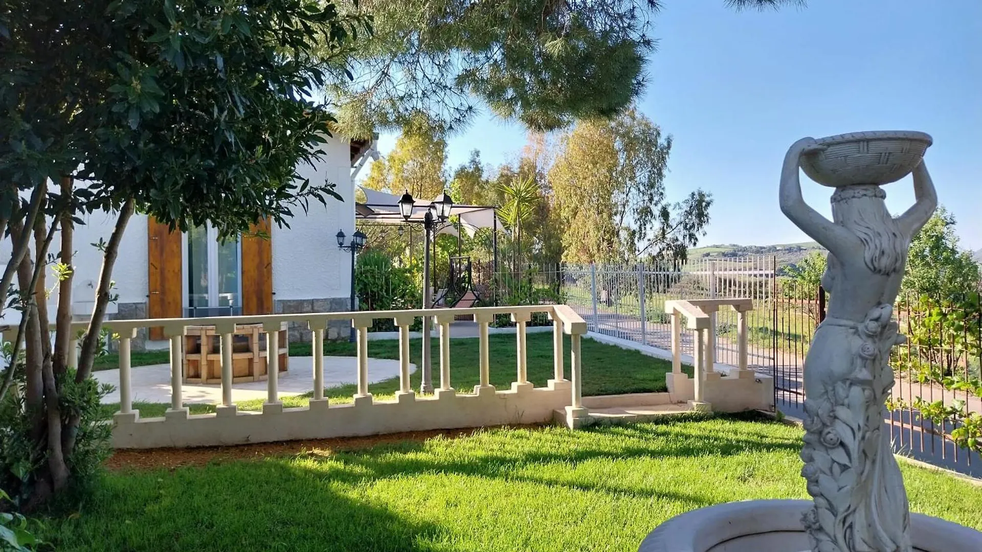Casa Lachesi Caccamo 게스트하우스
